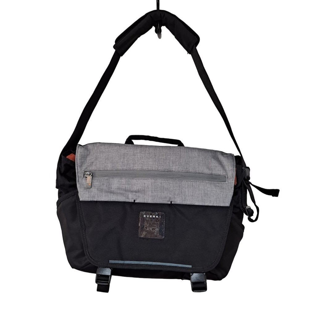Everki ContemPRO Eks660 Notebook Carryin Case Messenger Bag Black Gray 19" x 13"